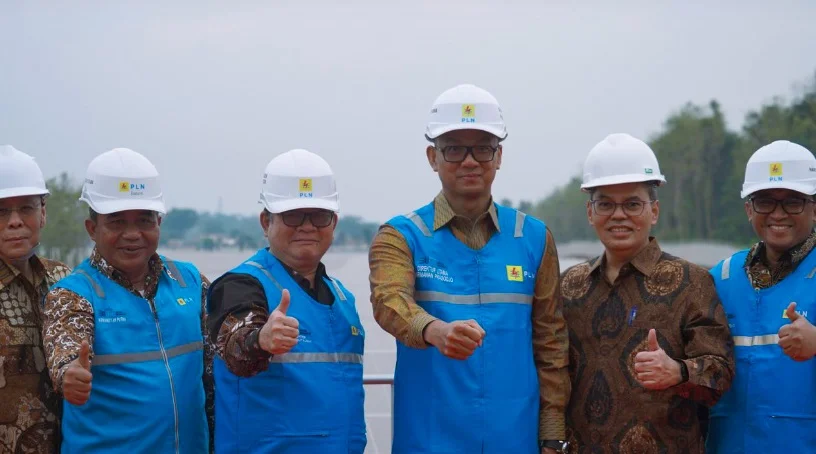 Menteri ESDM Resmikan PLTS Terbesar di Indonesia Timur